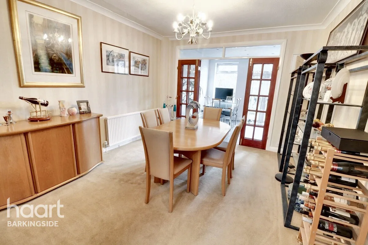 Oakleafe Gardens, Barkingside, IG6, photo 10