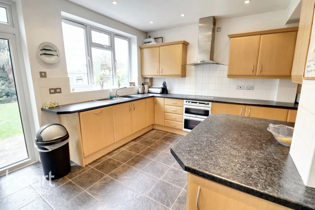 Oakleafe Gardens, Barkingside, IG6, photo 11