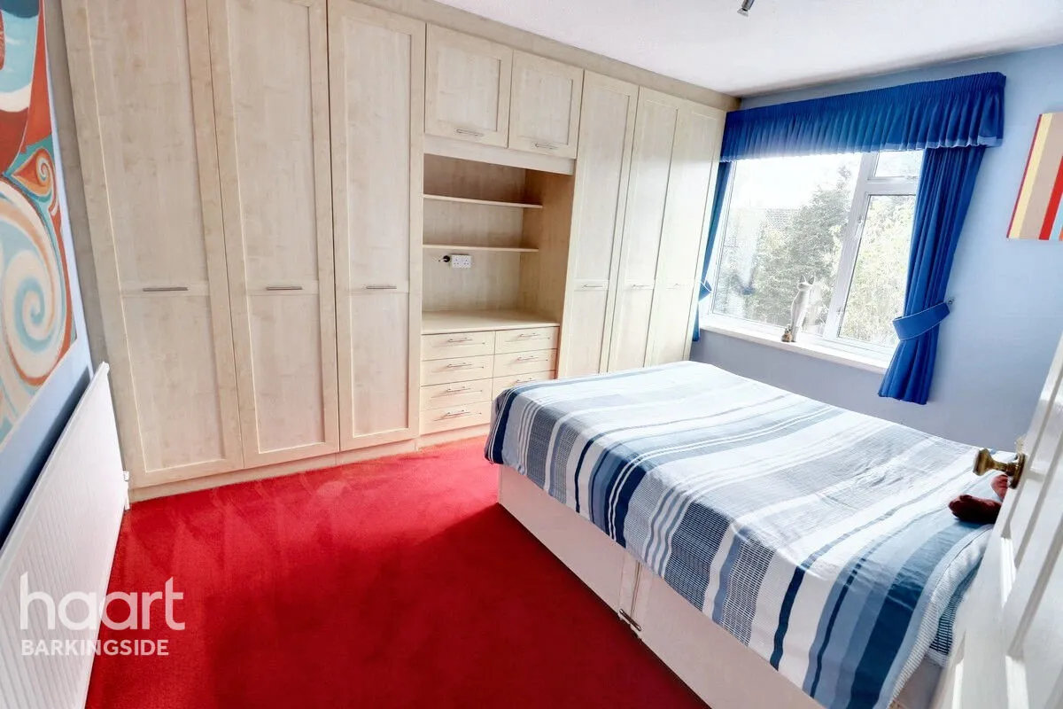 Oakleafe Gardens, Barkingside, IG6, photo 22