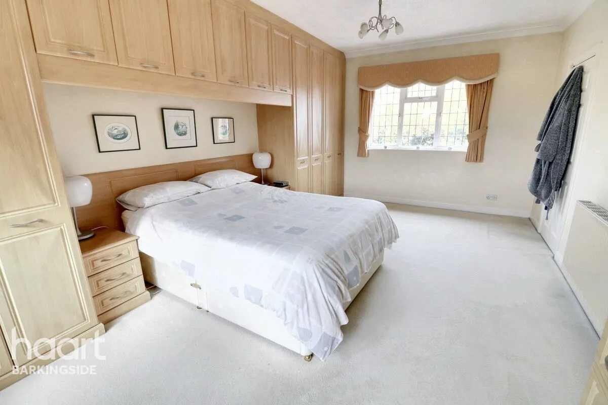 Oakleafe Gardens, Barkingside, IG6, photo 20