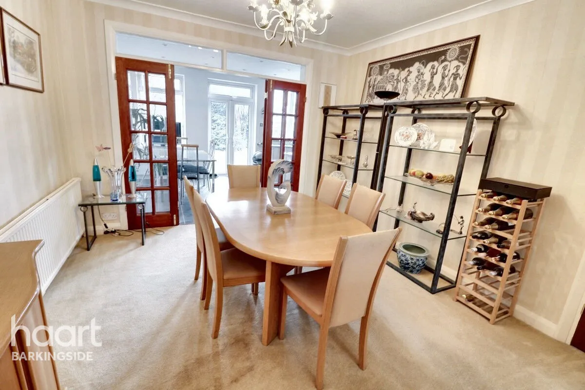 Oakleafe Gardens, Barkingside, IG6, photo 9