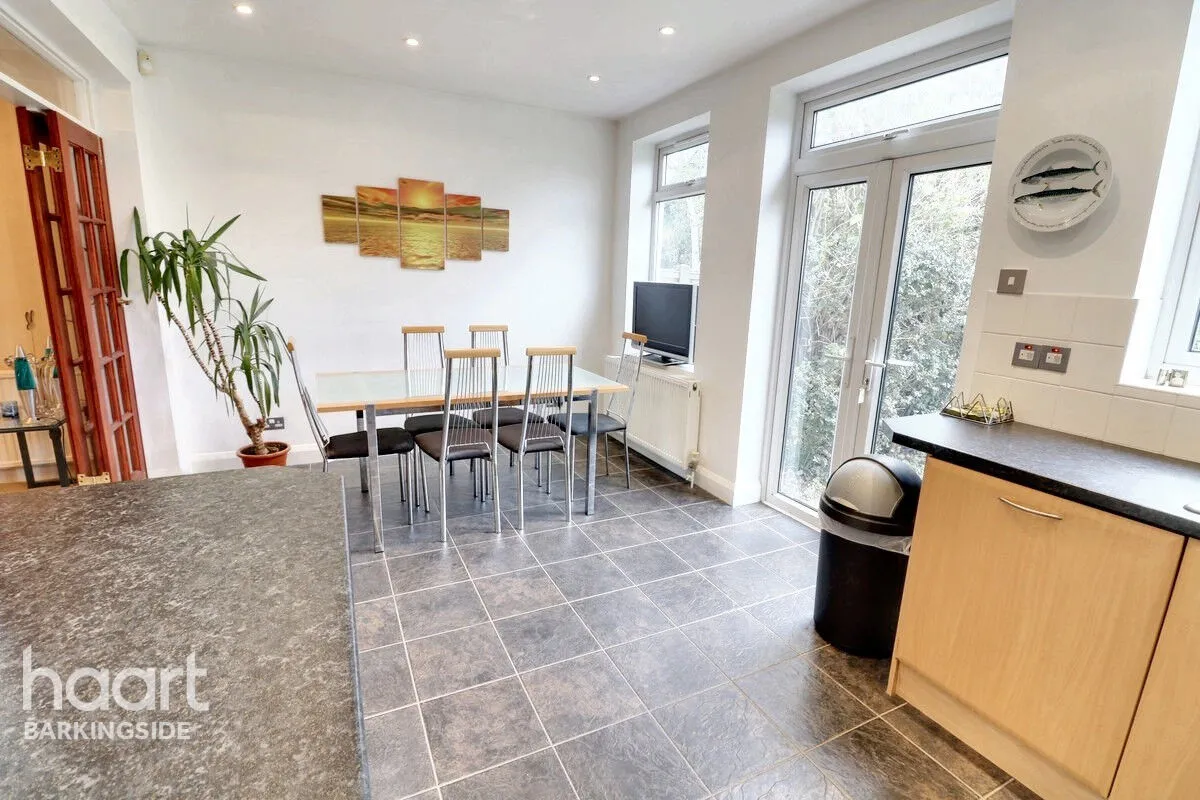 Oakleafe Gardens, Barkingside, IG6, photo 12