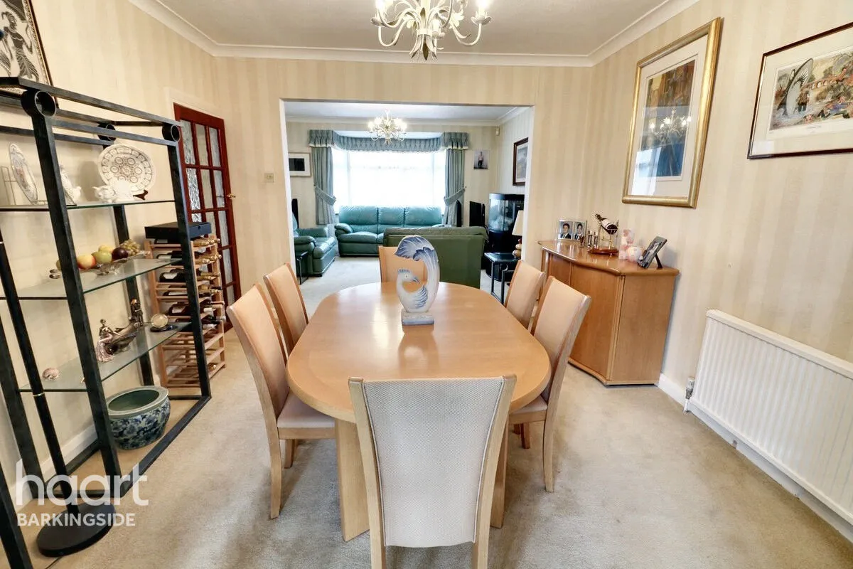 Oakleafe Gardens, Barkingside, IG6, photo 6