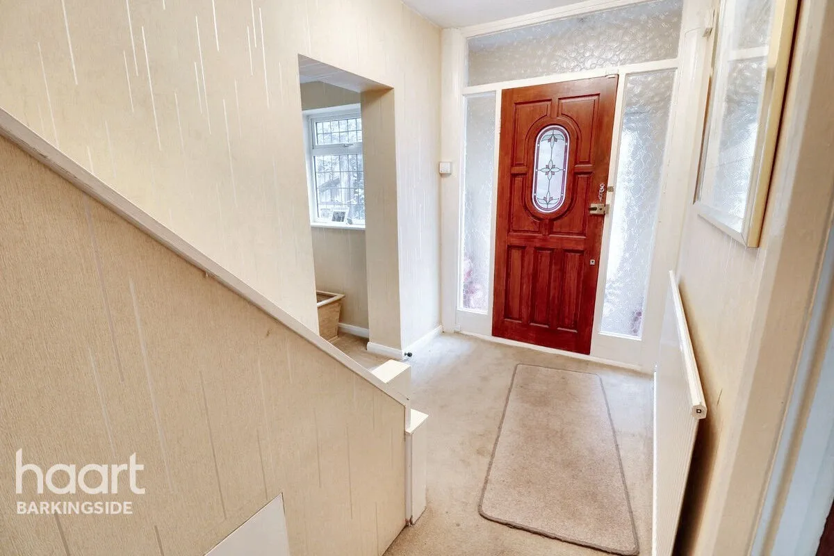 Oakleafe Gardens, Barkingside, IG6, photo 8