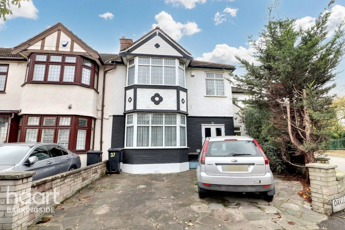 4 bed house for sale, Oakleafe Gardens, Barkingside, IG6