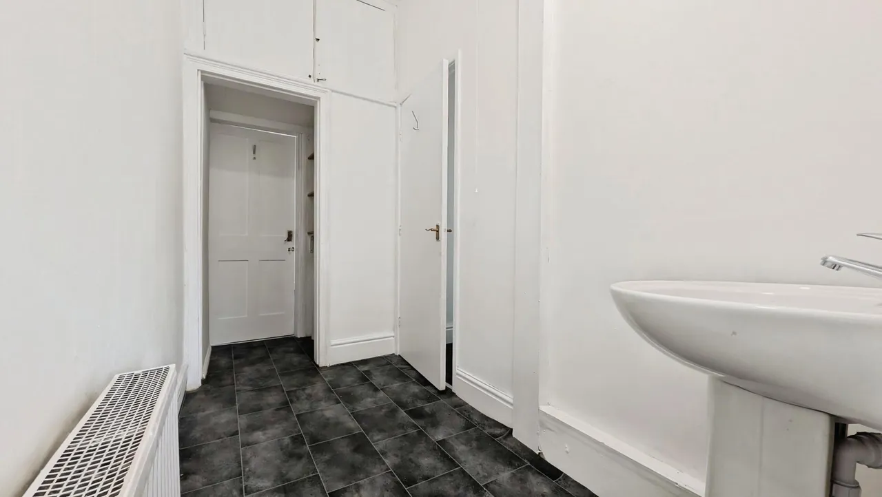 Ashton Road, Bardsley, OL8, photo 6