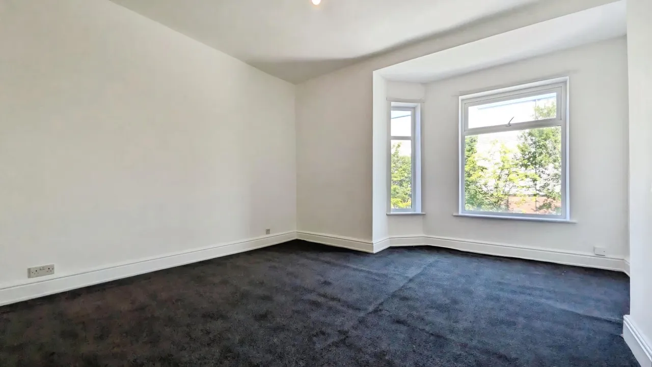 Ashton Road, Bardsley, OL8, photo 5