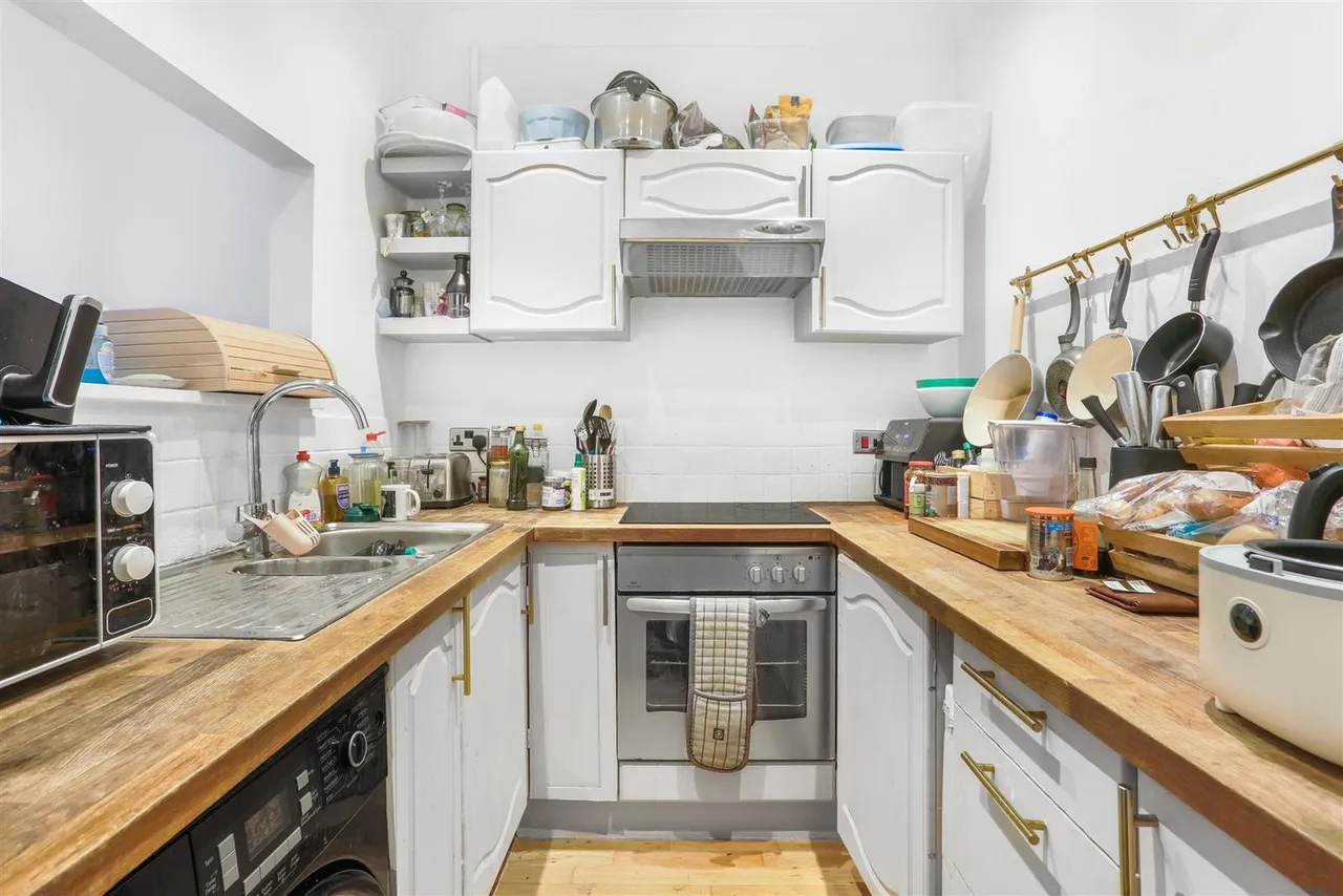 87 Camborne Road, Sutton, Surrey, SM2 6RF, photo 4
