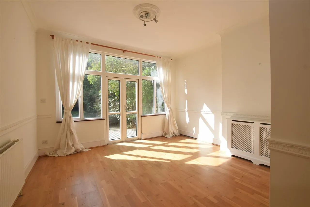 87 Camborne Road, Sutton, Surrey, SM2 6RF, photo 7