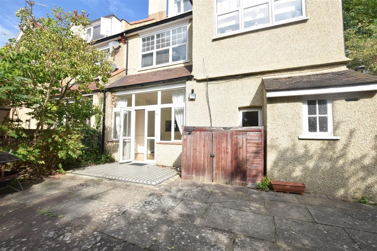 87 Camborne Road, Sutton, Surrey, SM2 6RF, photo 11