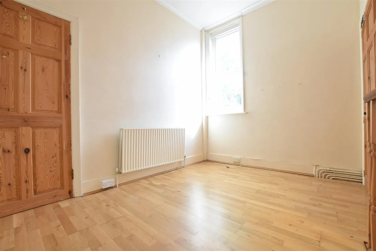 87 Camborne Road, Sutton, Surrey, SM2 6RF, photo 16