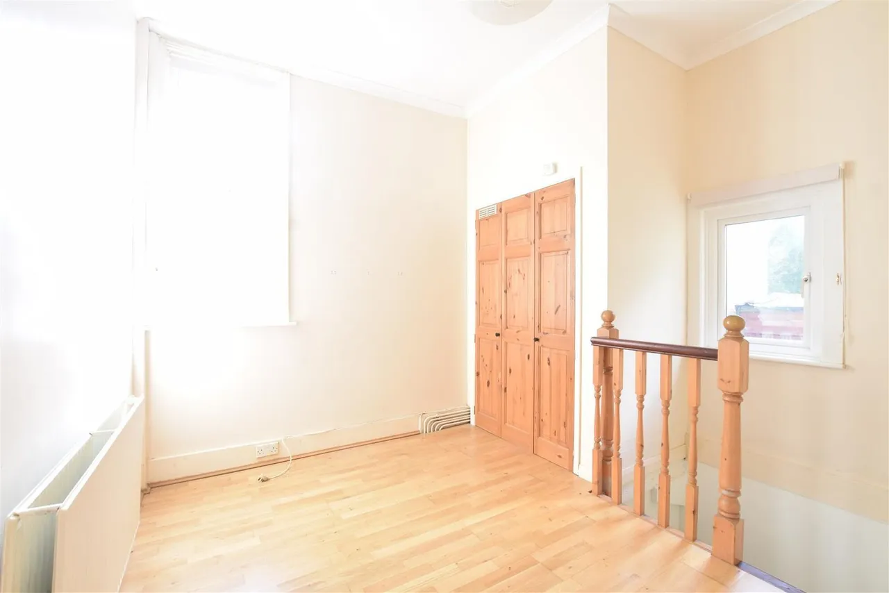 87 Camborne Road, Sutton, Surrey, SM2 6RF, photo 15