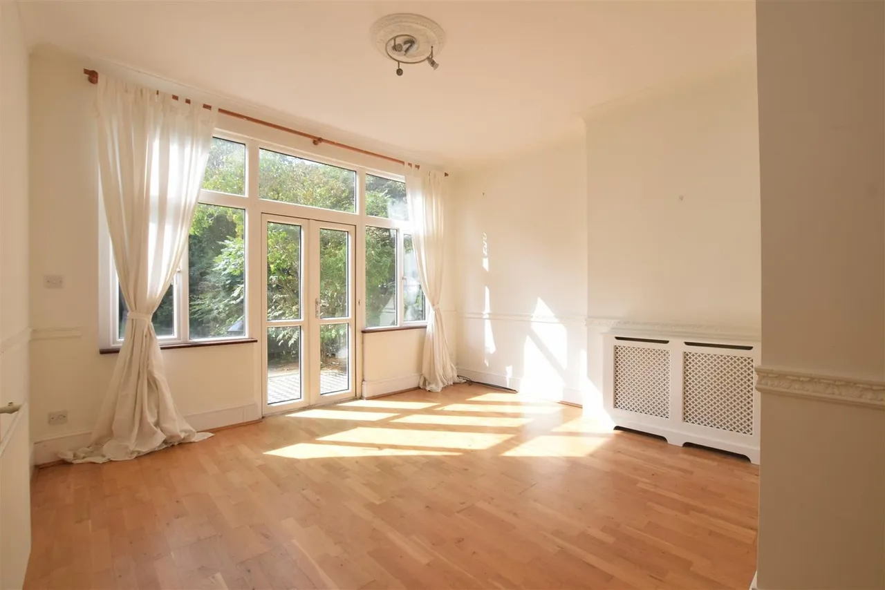 87 Camborne Road, Sutton, Surrey, SM2 6RF, photo 22