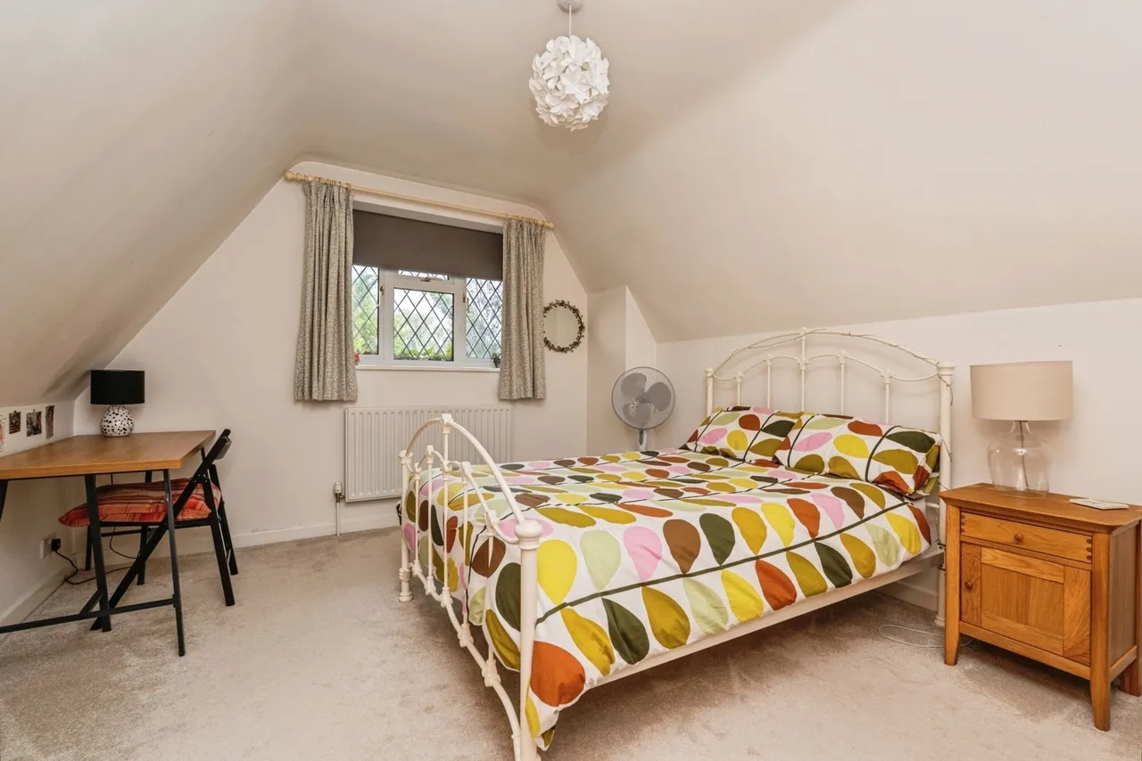 Pyrford Road, Woking, GU22, photo 18