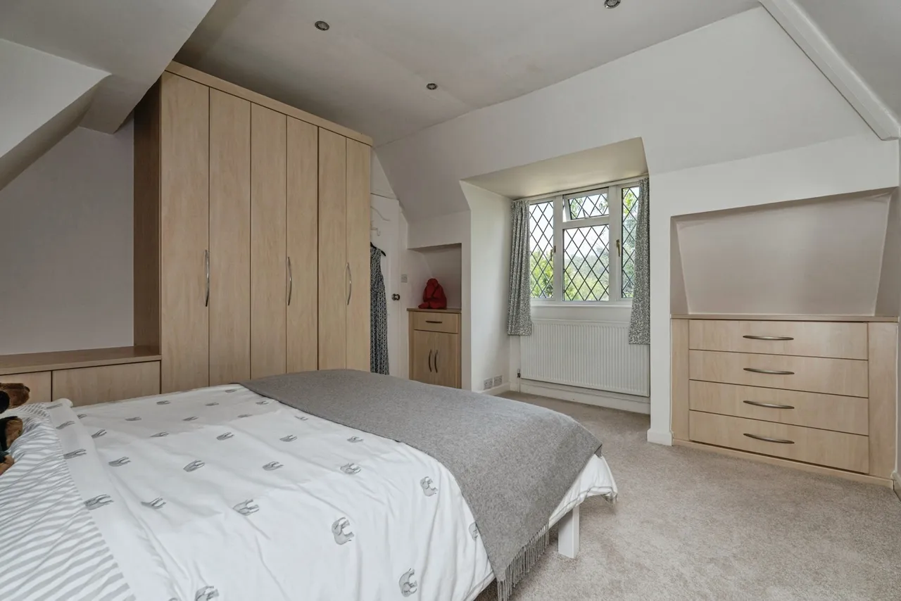 Pyrford Road, Woking, GU22, photo 14