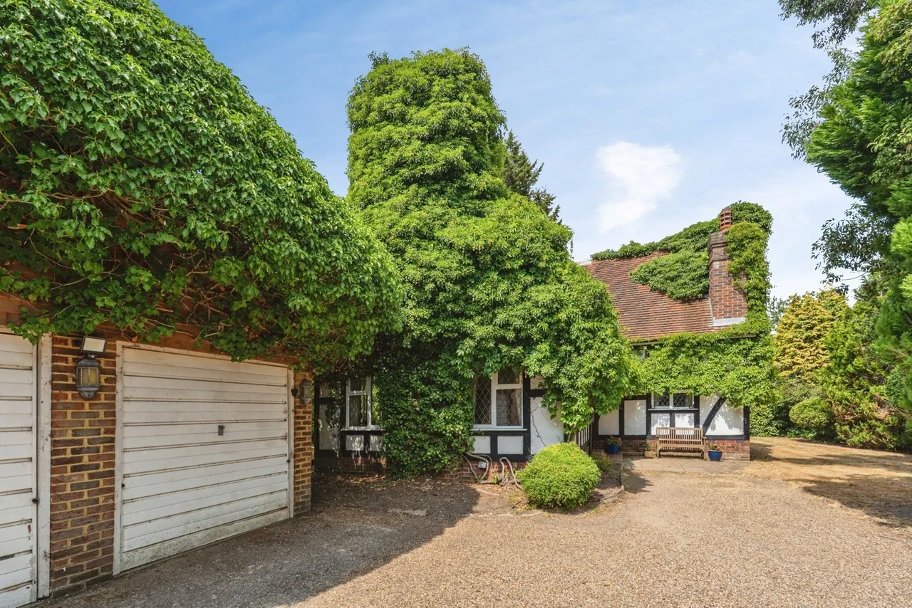Pyrford Road, Woking, GU22, photo 5