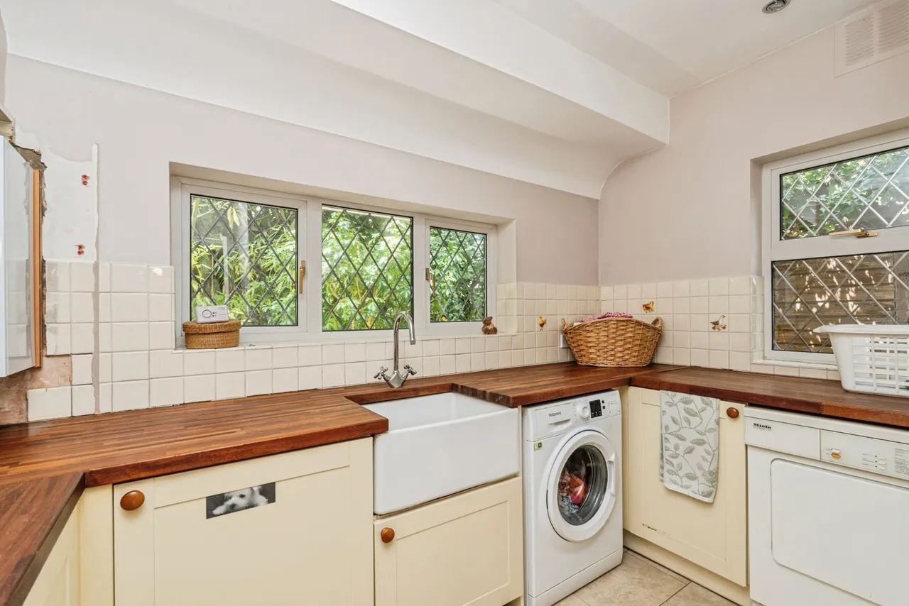 Pyrford Road, Woking, GU22, photo 12