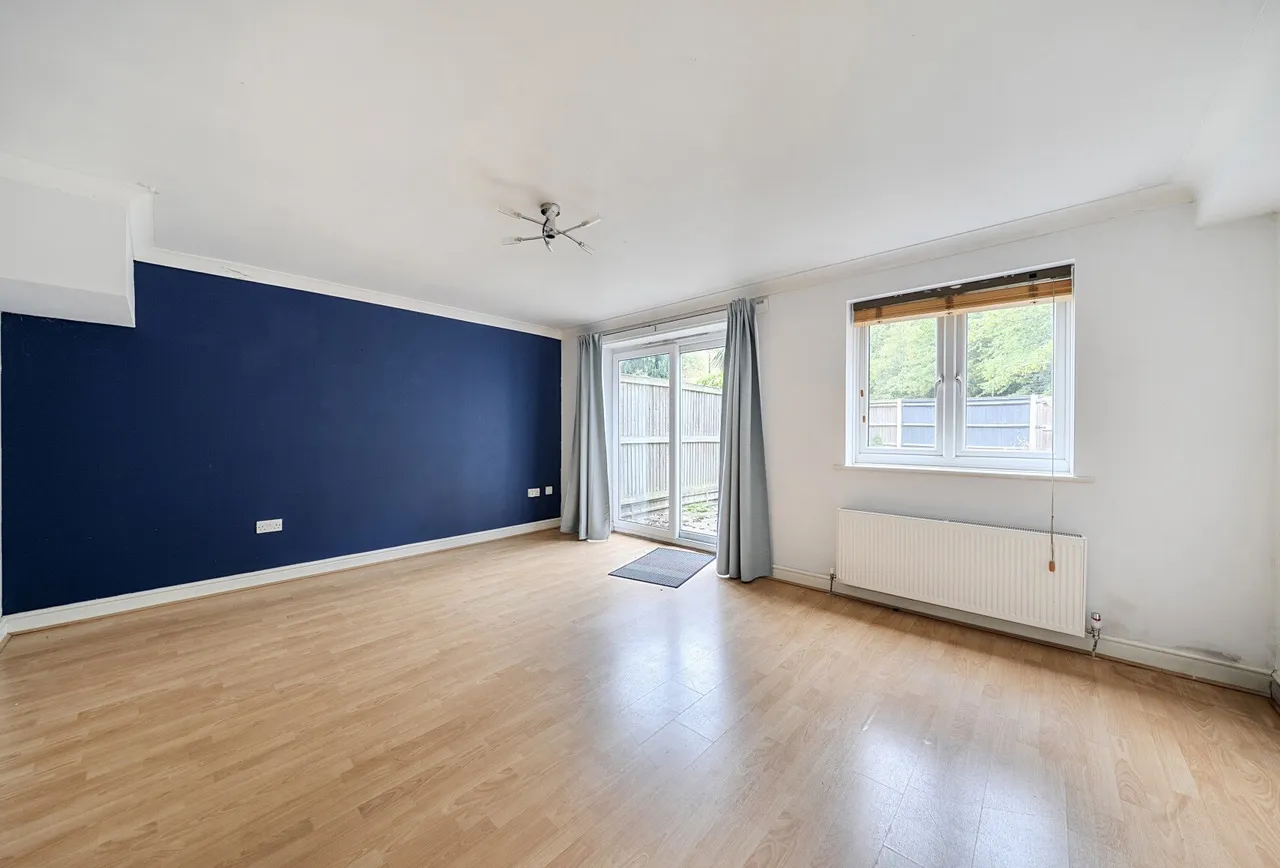Garth Road, Morden, SM4 4NF, photo 4