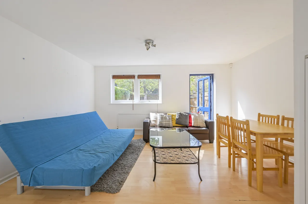 24 Taeping Street, London, photo 2