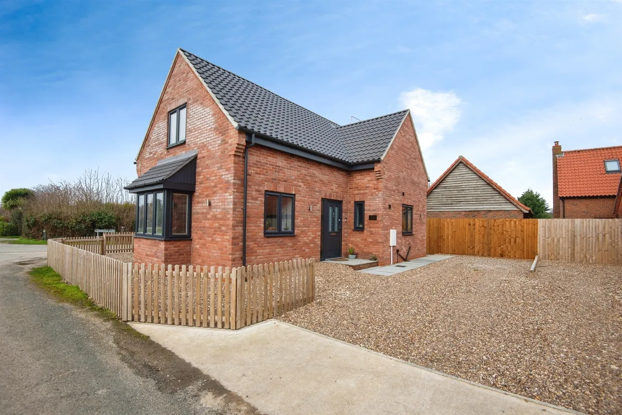 2 bed house for sale — Siltside, Gosberton Risegate, Spalding