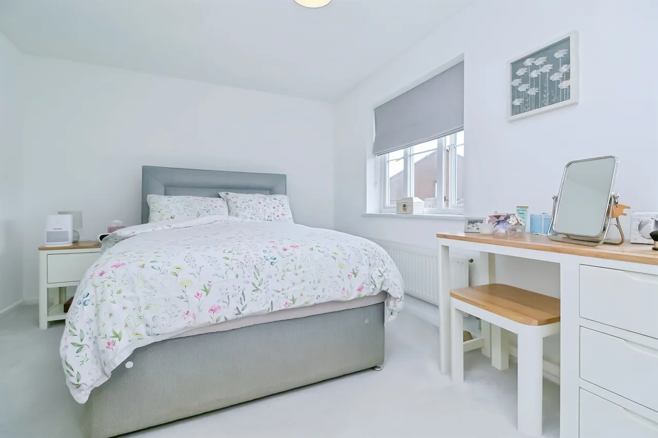 Llanmead Gardens, Barry, CF62, photo 9