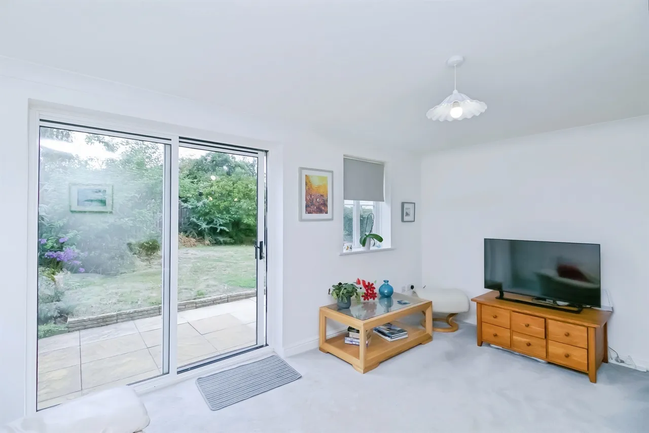 Llanmead Gardens, Barry, CF62, photo 6