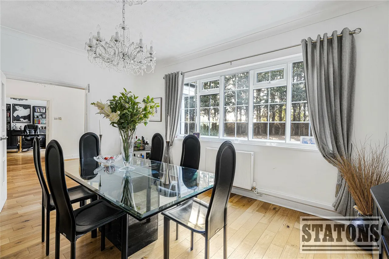 Dixons Hill Close, Brookmans Park, Hatfield, Hertfordshire, AL9 7EG, photo 9