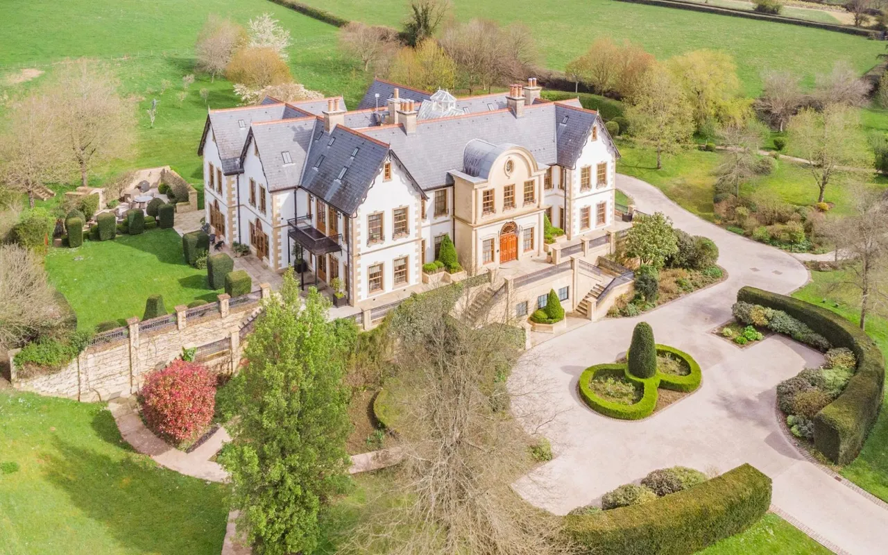 7 bed house for sale, Rudry Road, Lisvane, CF14