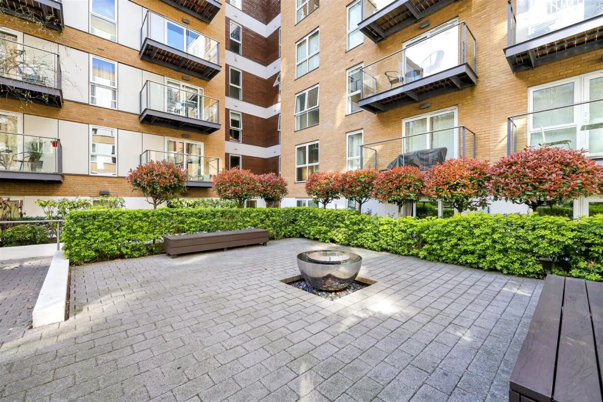 Bromyard Avenue, London, W3, photo 22