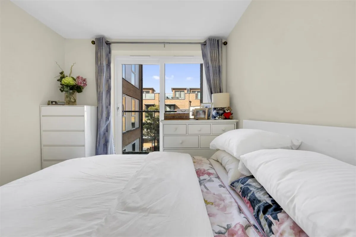 Bromyard Avenue, London, W3, photo 17
