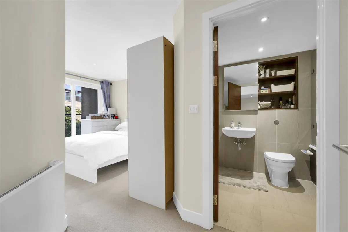 Bromyard Avenue, London, W3, photo 16