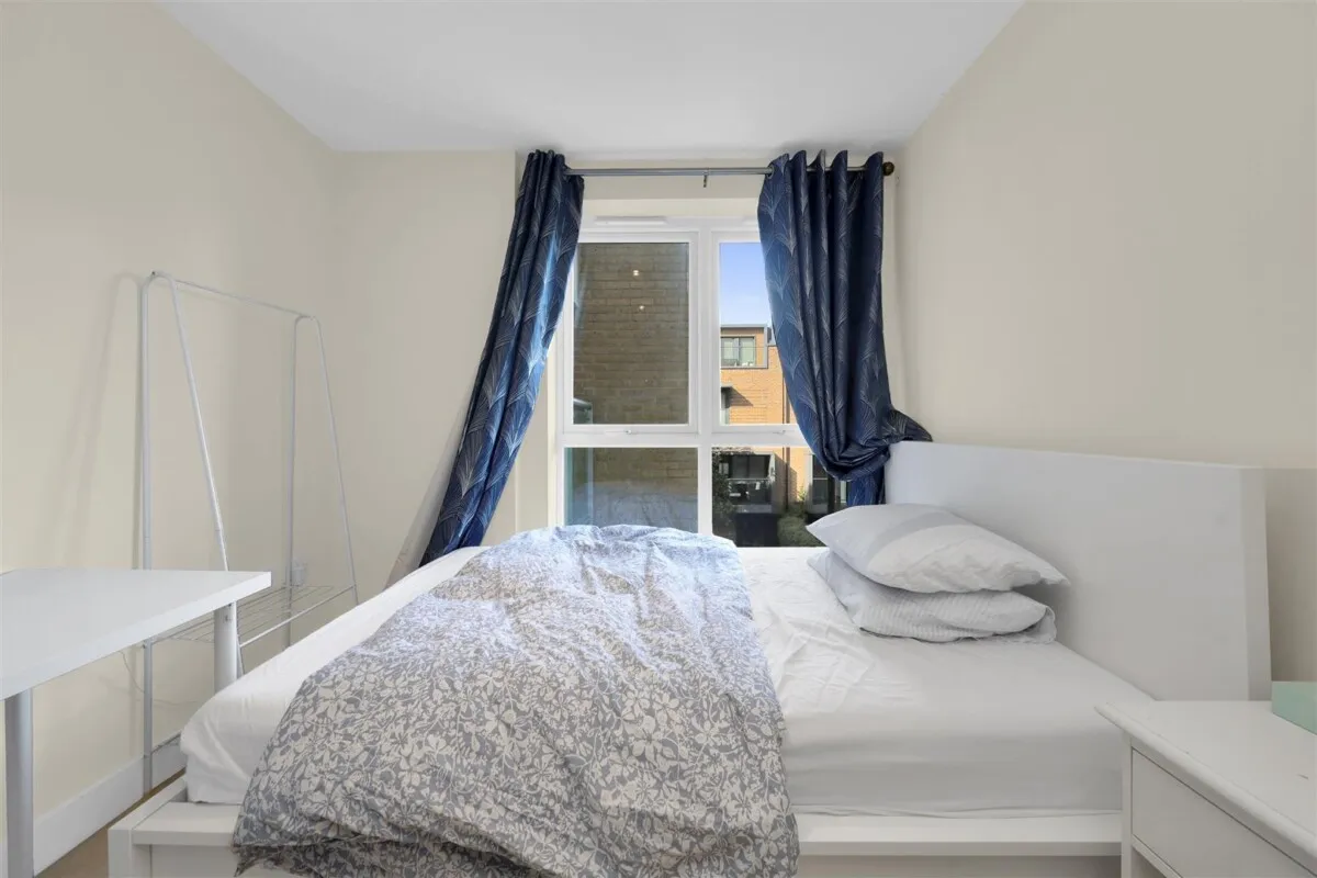 Bromyard Avenue, London, W3, photo 18