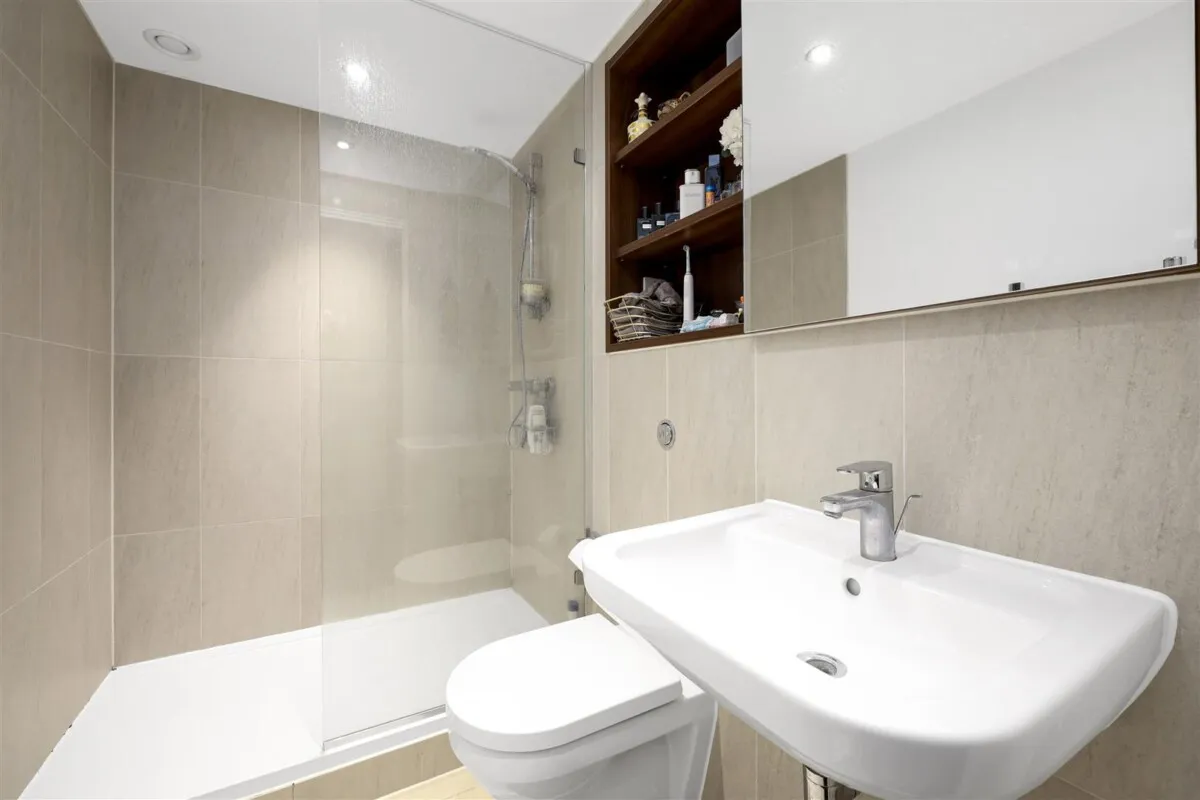 Bromyard Avenue, London, W3, photo 19