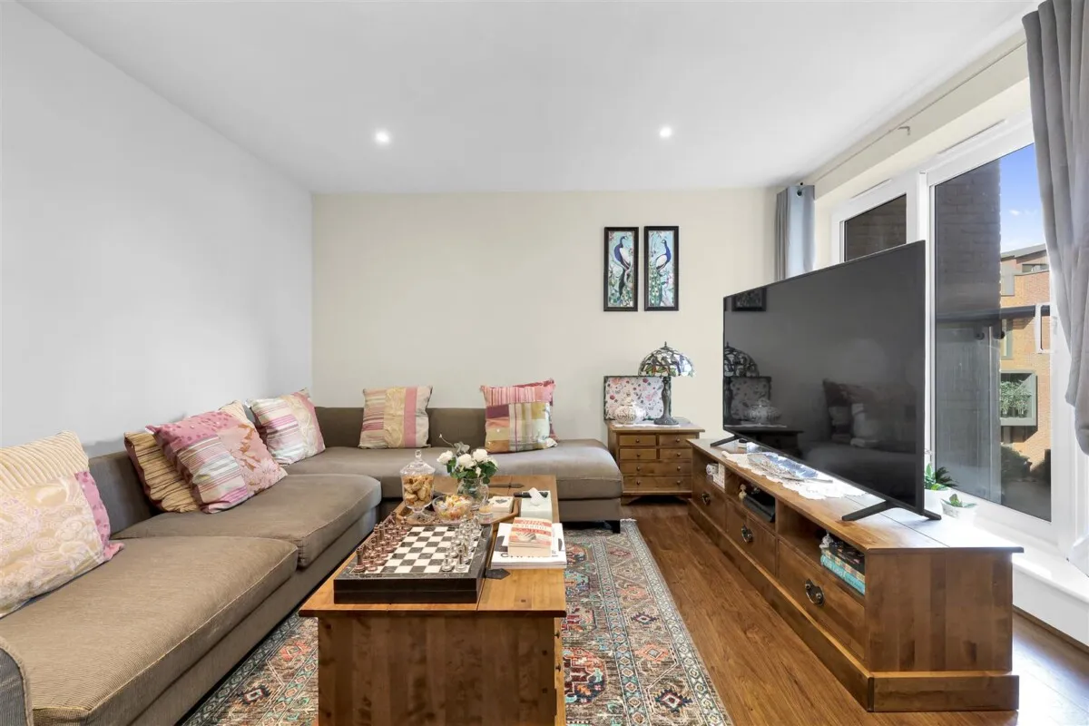 Bromyard Avenue, London, W3, photo 3