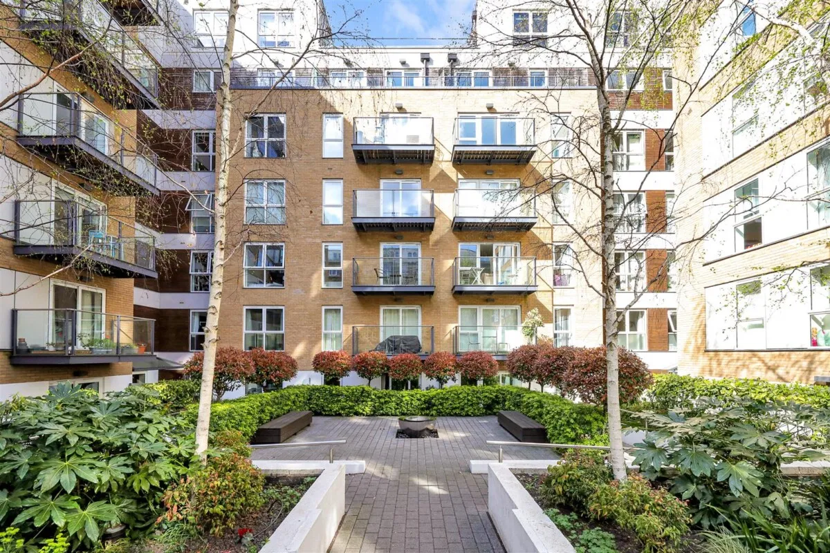 Bromyard Avenue, London, W3, photo 21