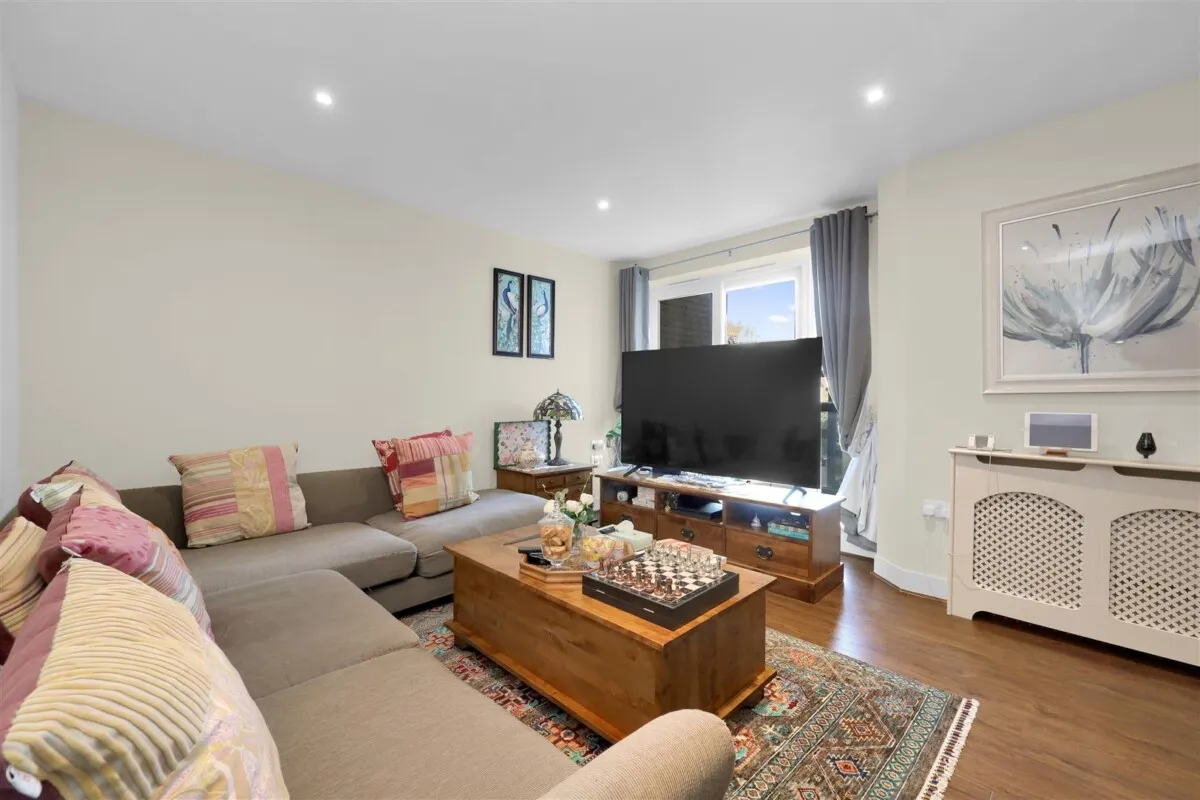 Bromyard Avenue, London, W3, photo 5