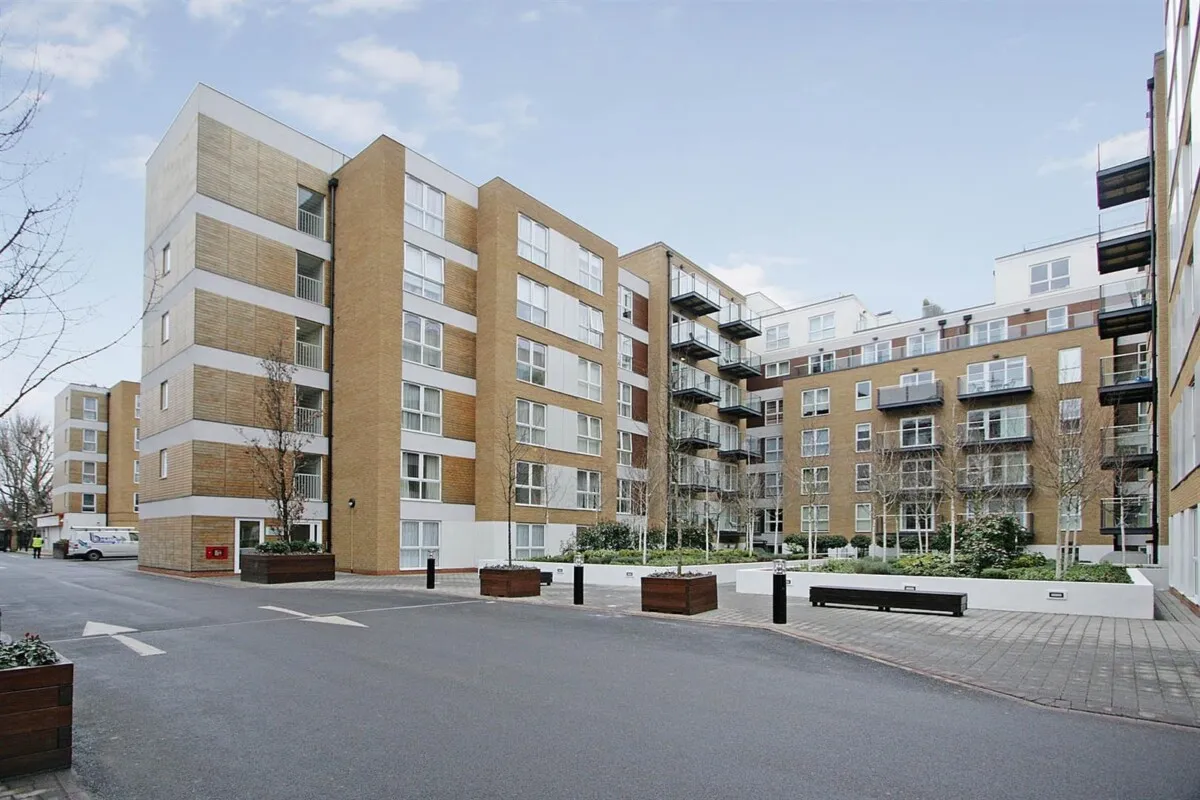 Bromyard Avenue, London, W3, photo 8