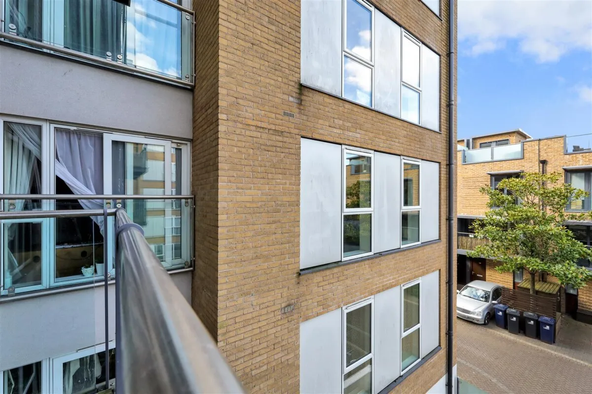 Bromyard Avenue, London, W3, photo 11