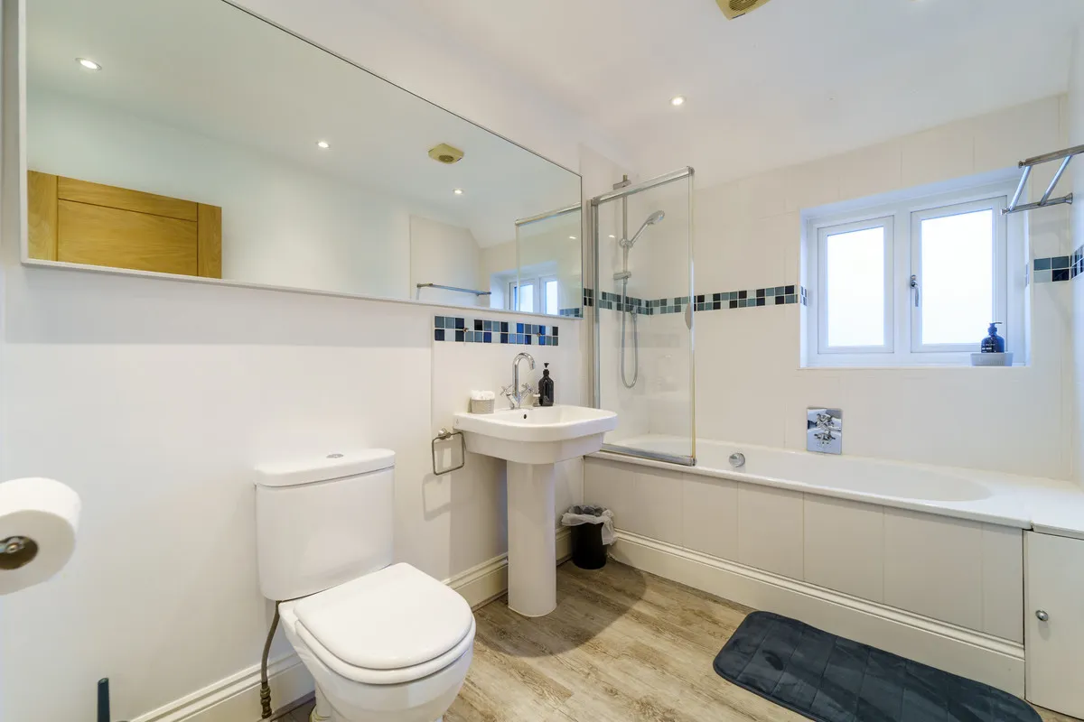 Rosebery Road, Epsom, KT18, photo 18