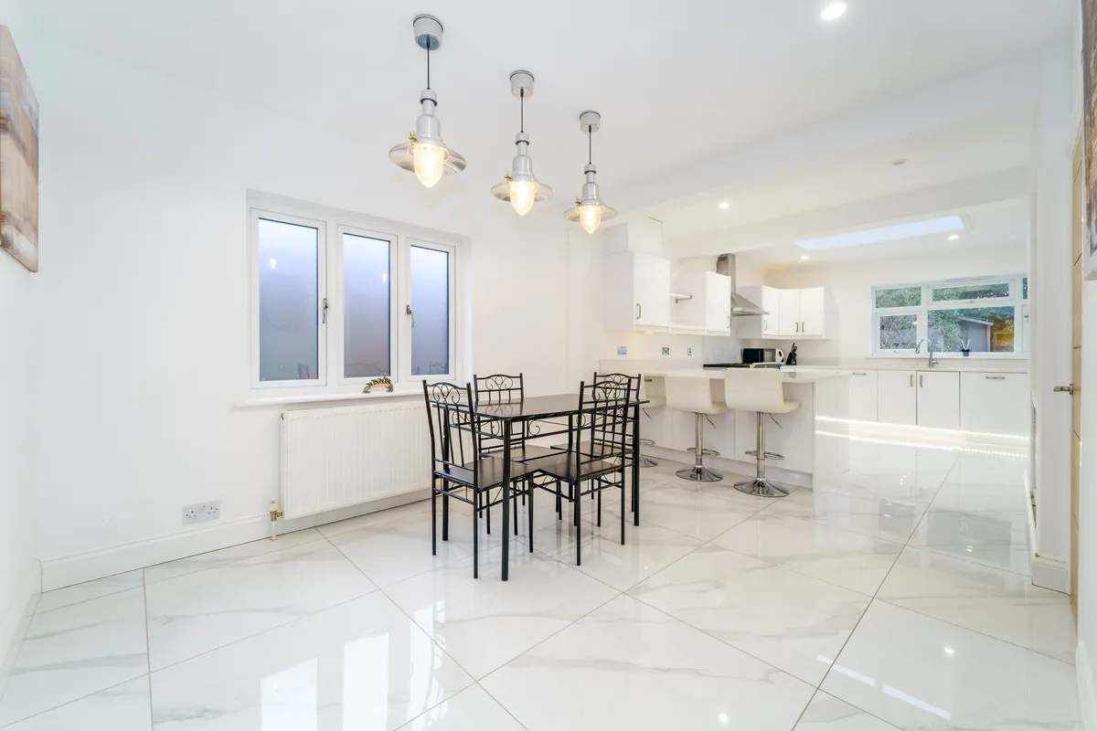 Rosebery Road, Epsom, KT18, photo 2