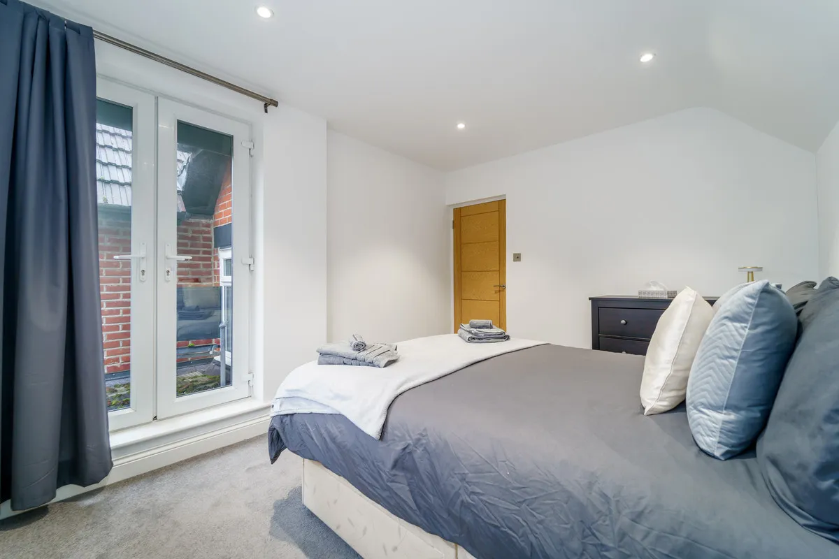 Rosebery Road, Epsom, KT18, photo 13