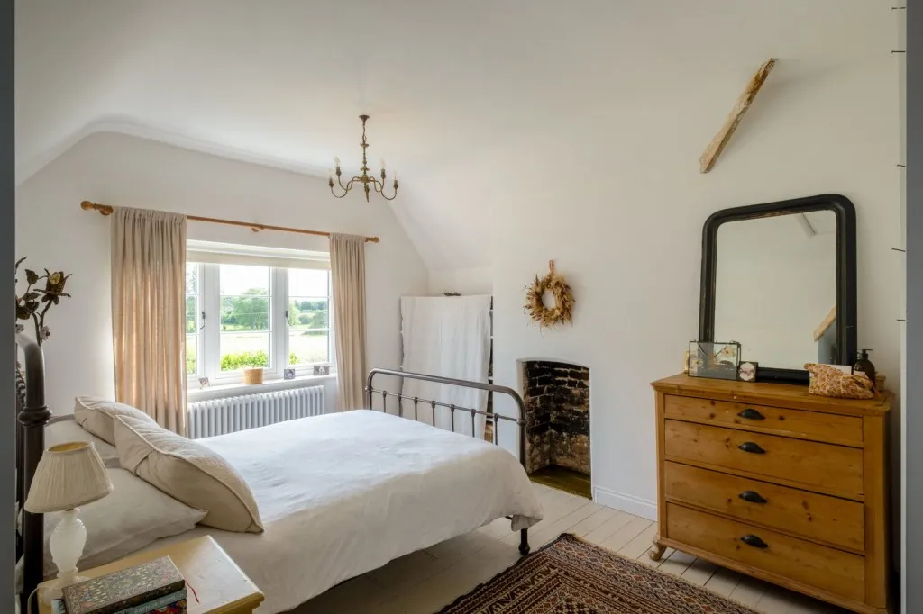Main Street, West Leake, LE12, photo 7