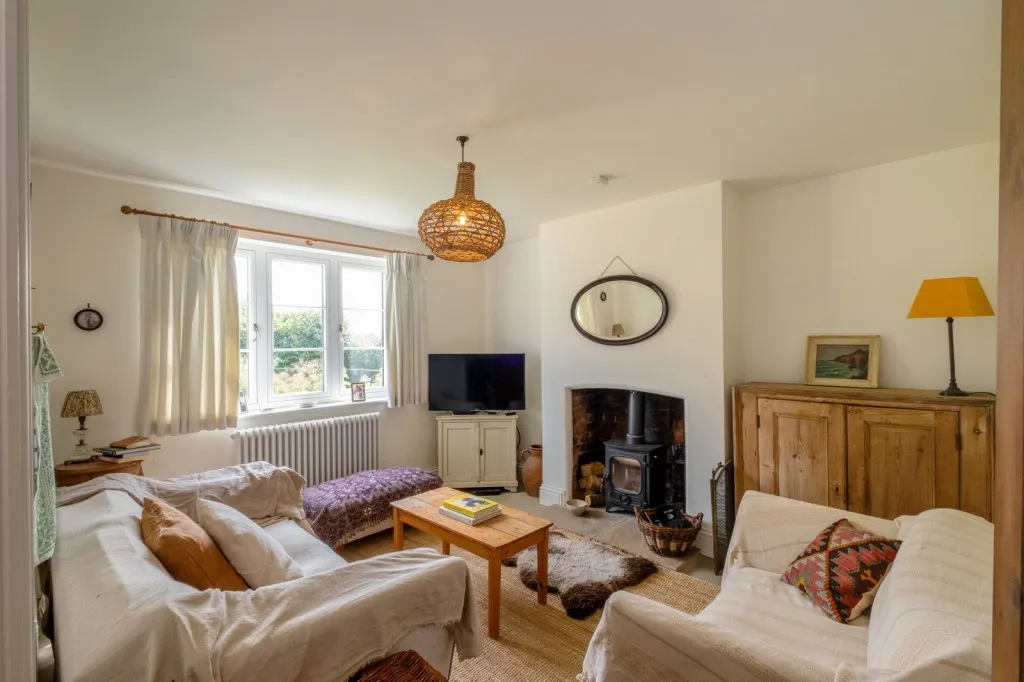Main Street, West Leake, LE12, photo 6