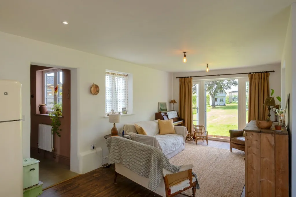 Main Street, West Leake, LE12, photo 5