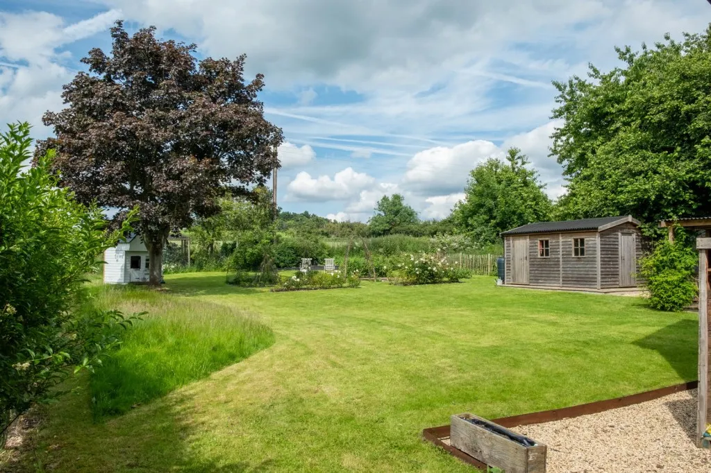 Main Street, West Leake, LE12, photo 13