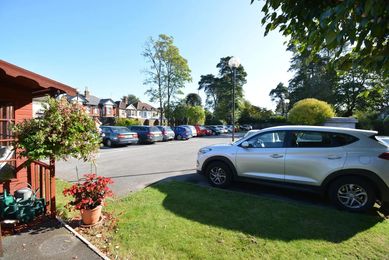 Lindsay Road, BH13, photo 17
