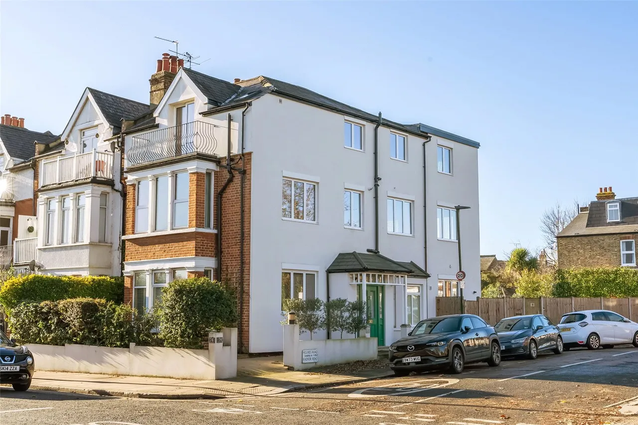 Cross Deep, Strawberry Hill, TW1 4RB, photo 2