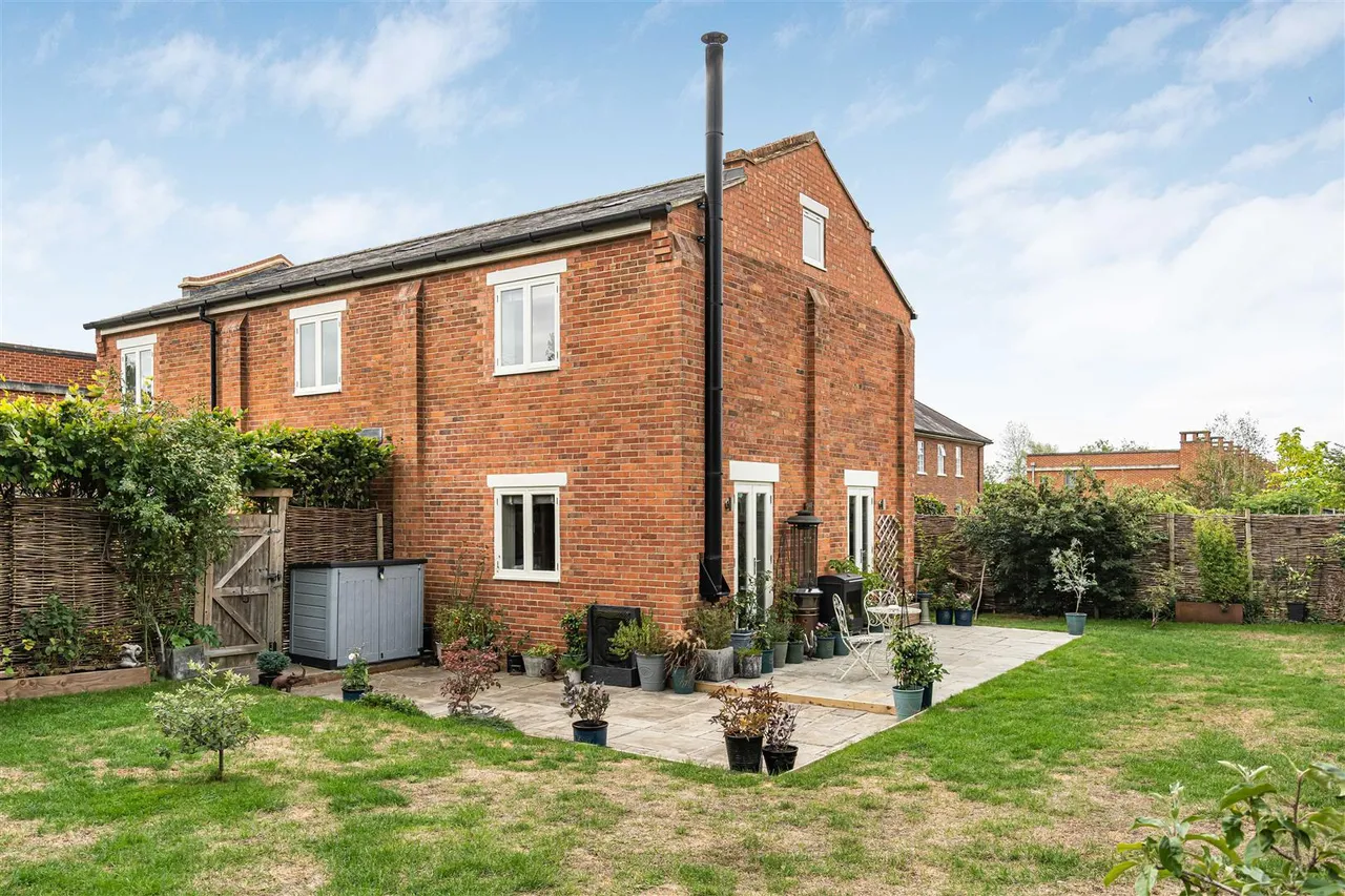 Orchard Lane, Caversfield, photo 12