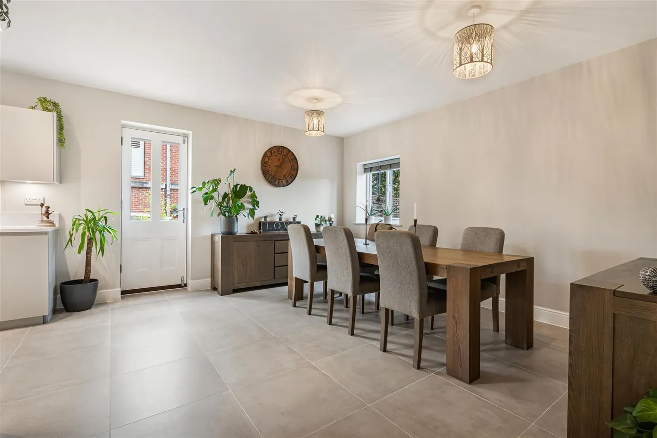 Orchard Lane, Caversfield, photo 4