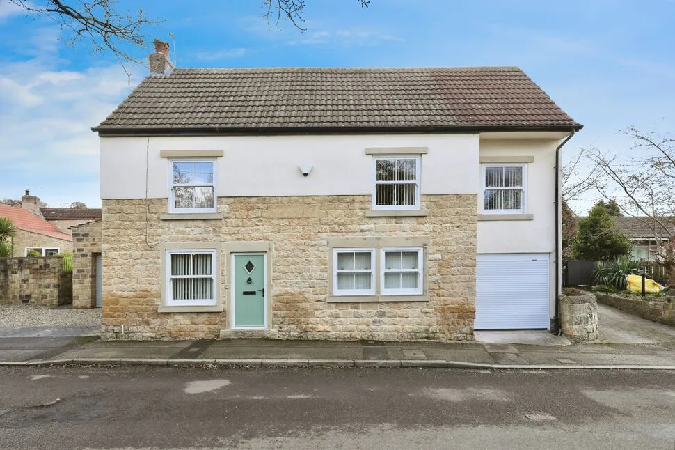 3 bed house for sale — Main Street, North Anston, South Yorkshire, S25